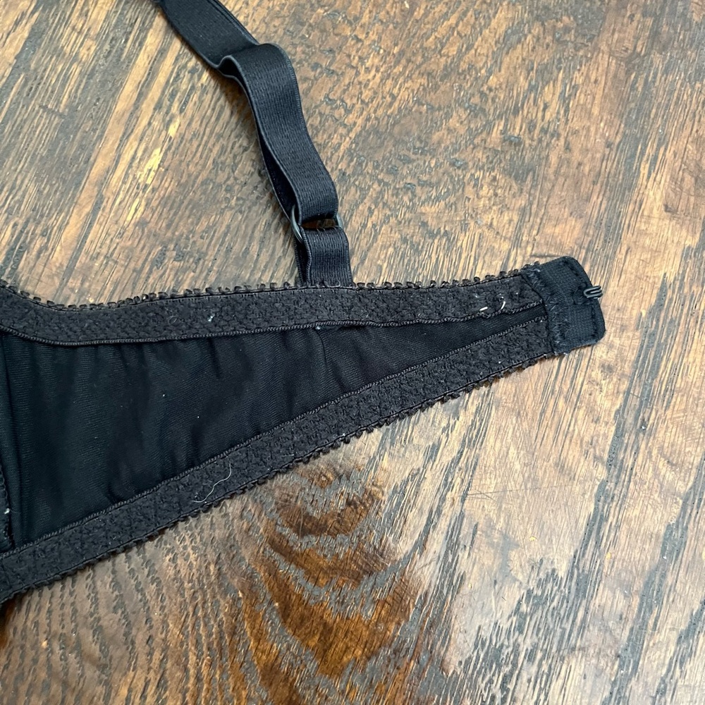 Vintage Victoria's Secret Lingerie Lace Bras - Picture 6 of 13